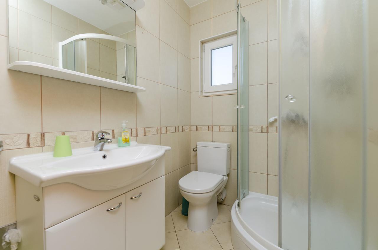 Apartments Danica Примоштен Екстер'єр фото