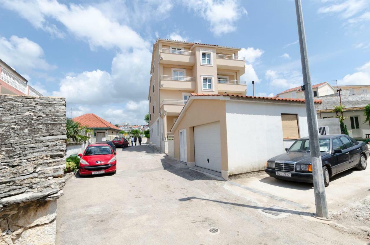 Apartments Danica Примоштен Екстер'єр фото